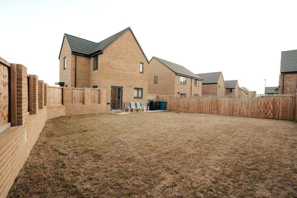 Willow Heights Modern 5-7 Persons/3 Bed Detached ロザーハム エクステリア 写真